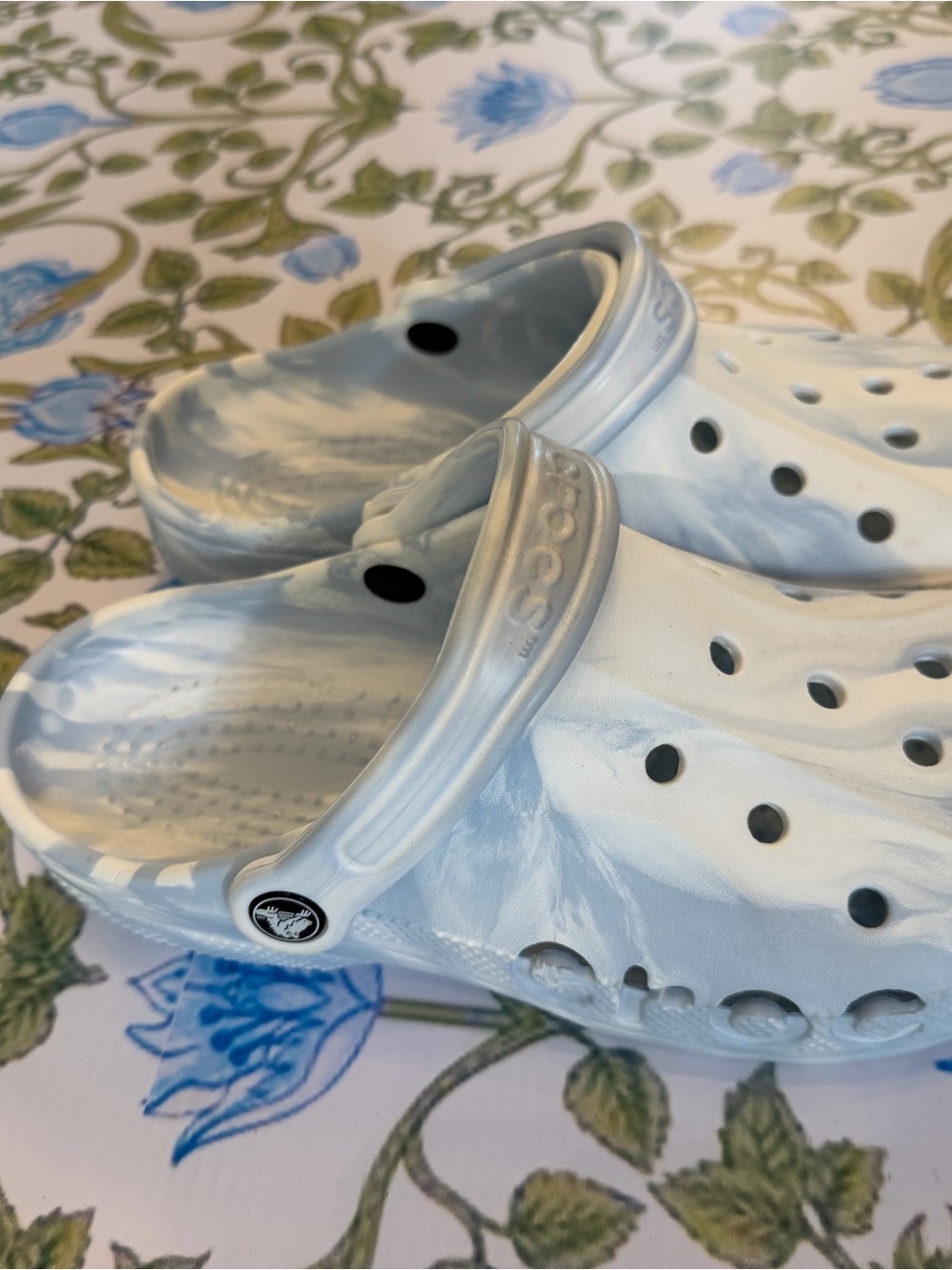Crocs - Picture 2 of 3